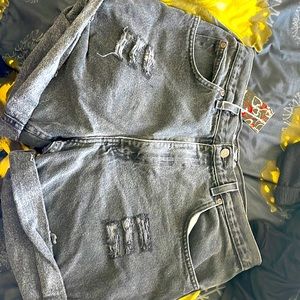 Casual Ripped CNI Jean Shorts